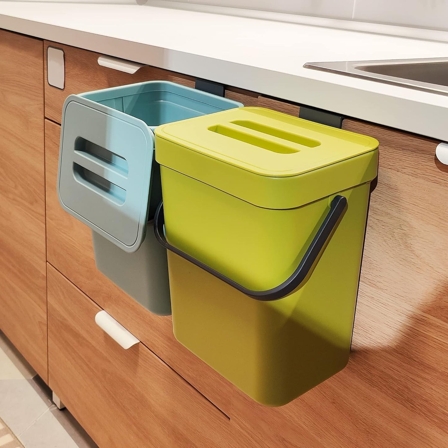 stonespace Small Kitchen Trash Can with Lid, Compost Bin Indoor Kitchen Sealed, Under Sink Trash