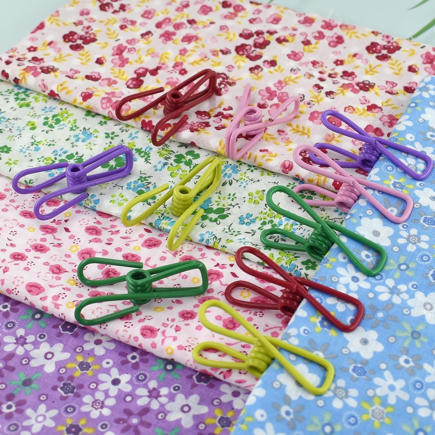 50 Packs Steel Wire Clips Vinyl Plastic Coated Multi-Function Colored Utility Clothesline Clip for