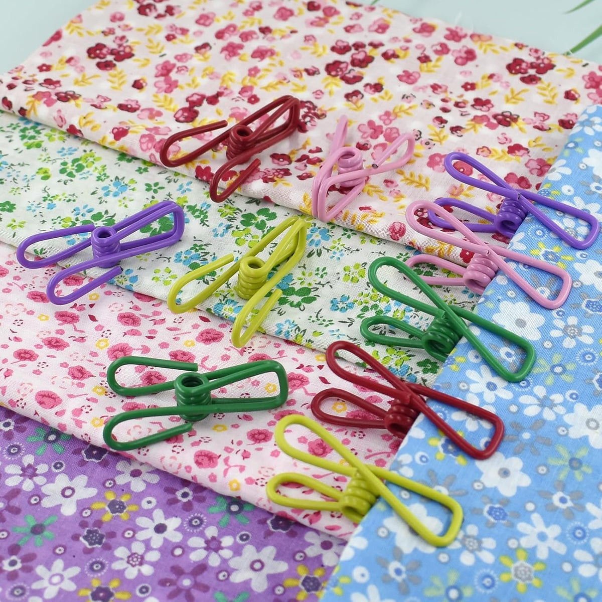 50 Packs Steel Wire Clips Vinyl Plastic Coated Multi-Function Colored Utility Clothesline Clip for
