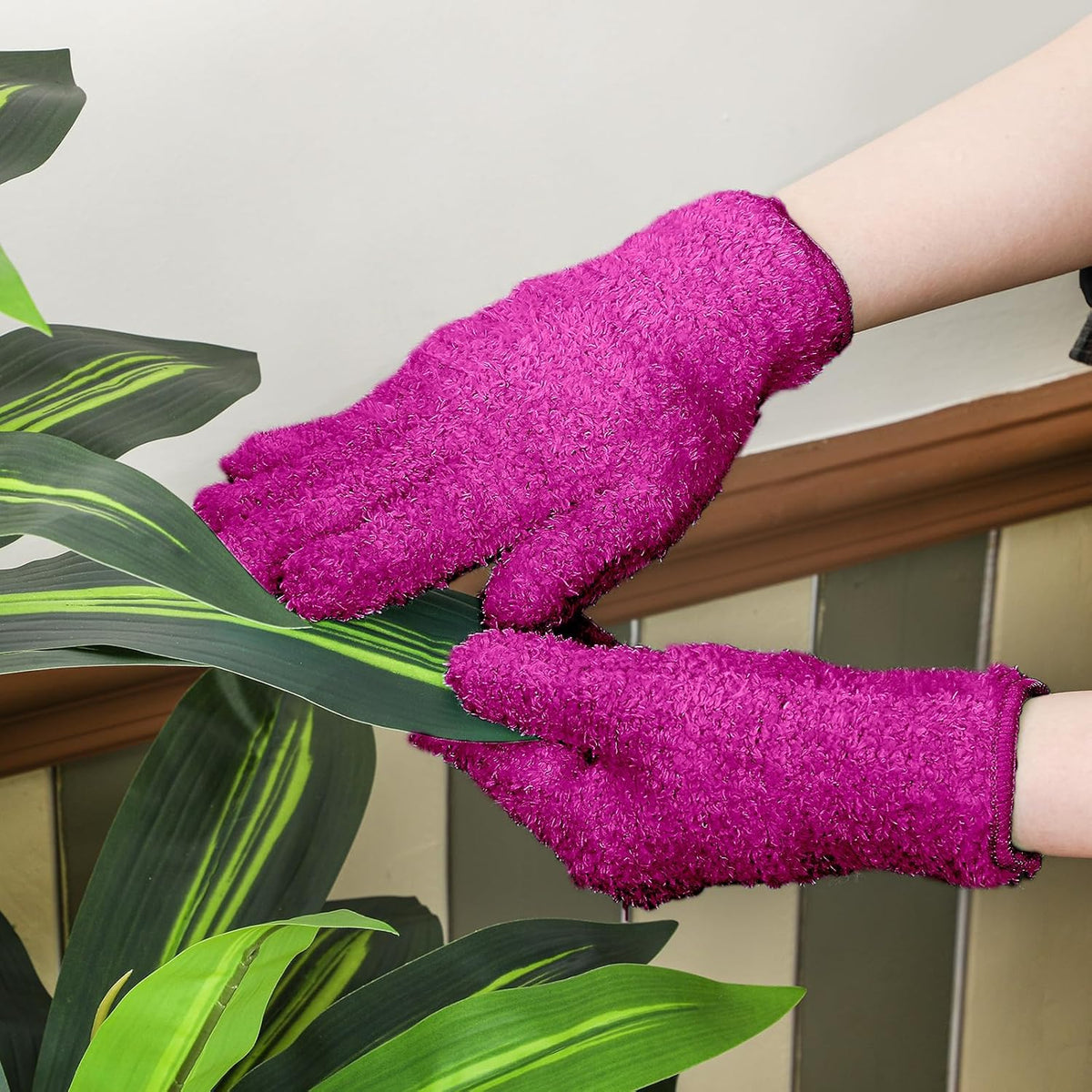 Patelai 3 Pairs Microfiber Plant Dusting Gloves Leaf Cleaning Gloves for Indoor Plants, Blinds