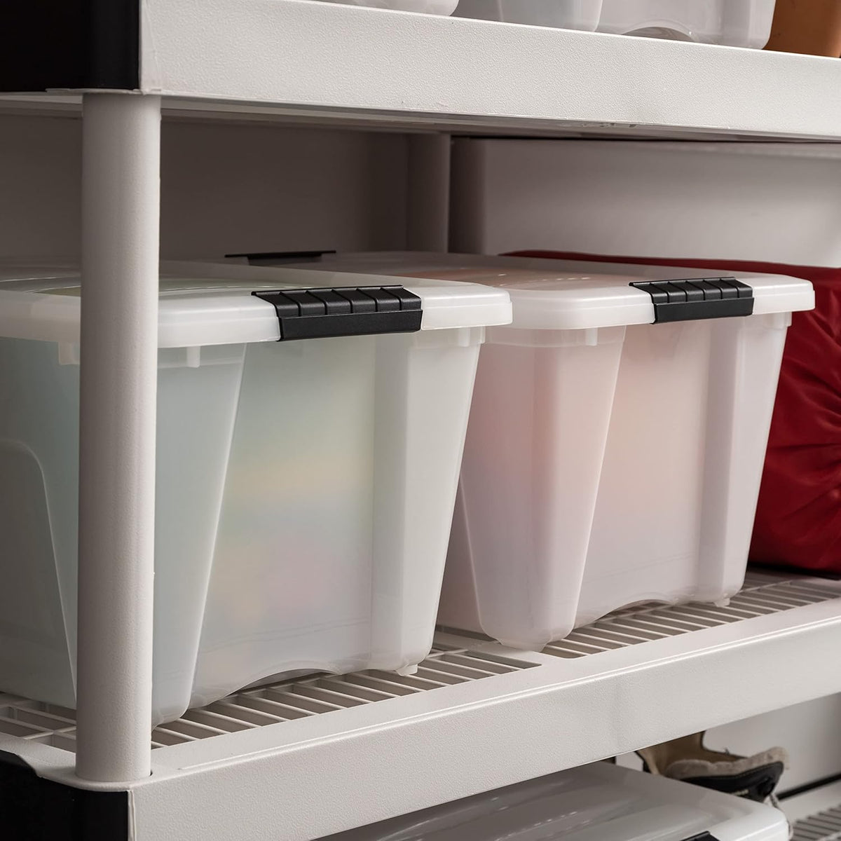 IRIS USA 32 Qt Stackable Plastic Storage Bins with Lids, 4 Pack - BPA-Free, Made in USA - Discreet