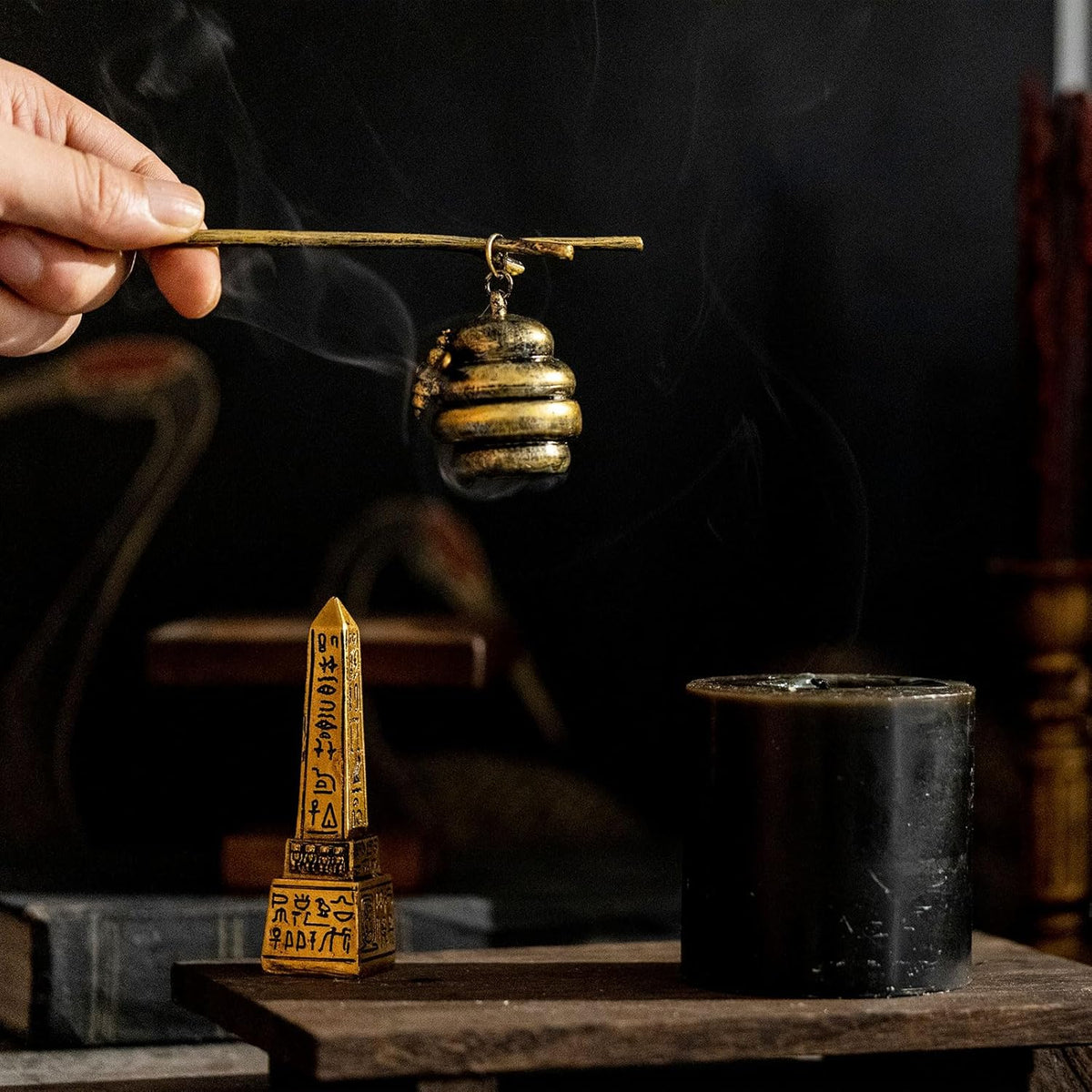AIM & GGKK Vintage Bronze Beehive Candle Snuffer Extinguisher - Long Handle for Safe Flame Out