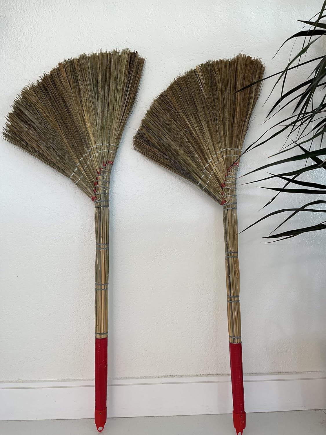 Coco Deluxe Vietnamese Natural Straw Broom /40" Handmade Soft Grass Broom for Indoor & Outdoor/Choi