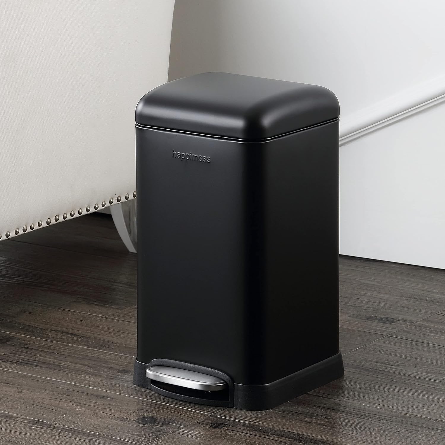 happimess HPM1012B Betty Retro Mini 3.2-Gallon Step-Open Trash Can with Soft-Close Lid, Modern