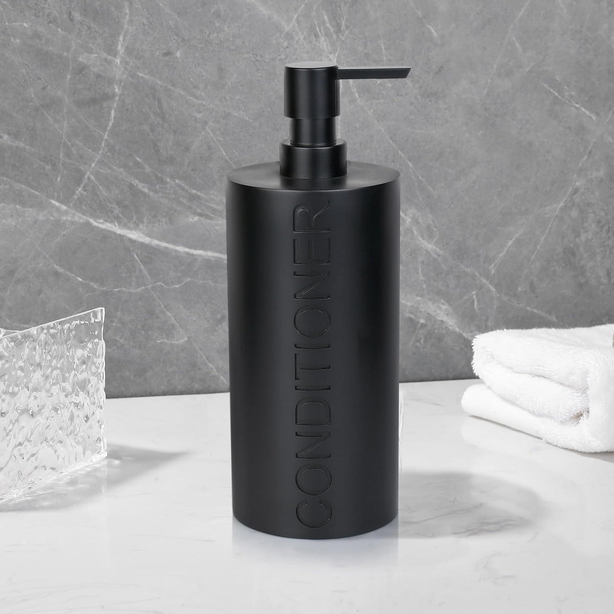 Matte Black Conditioner Dispenser Luxurious Refillable Pump Bottle with Black Resin Pump and