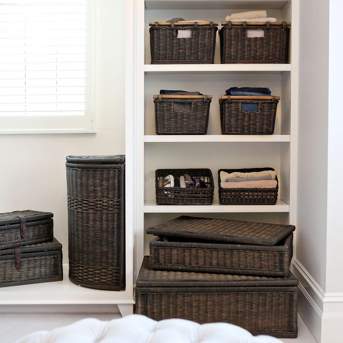 The Basket Lady Pole Handle Wicker Storage Basket, Medium, 16 in L x 12 in W x 8.25 in H, Antique