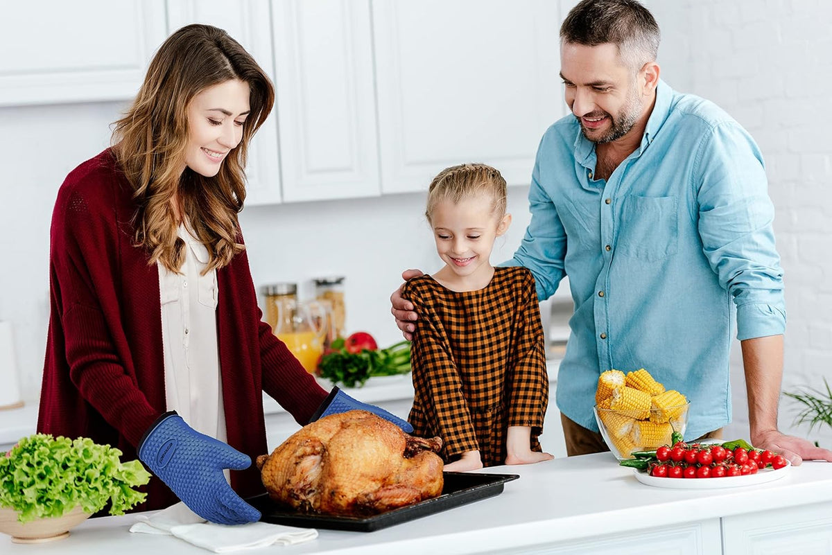 KITCHEN PERFECTION Silicone Smoker Oven Gloves -Extreme Heat Resistant BBQ Gloves -Handle Hot Food