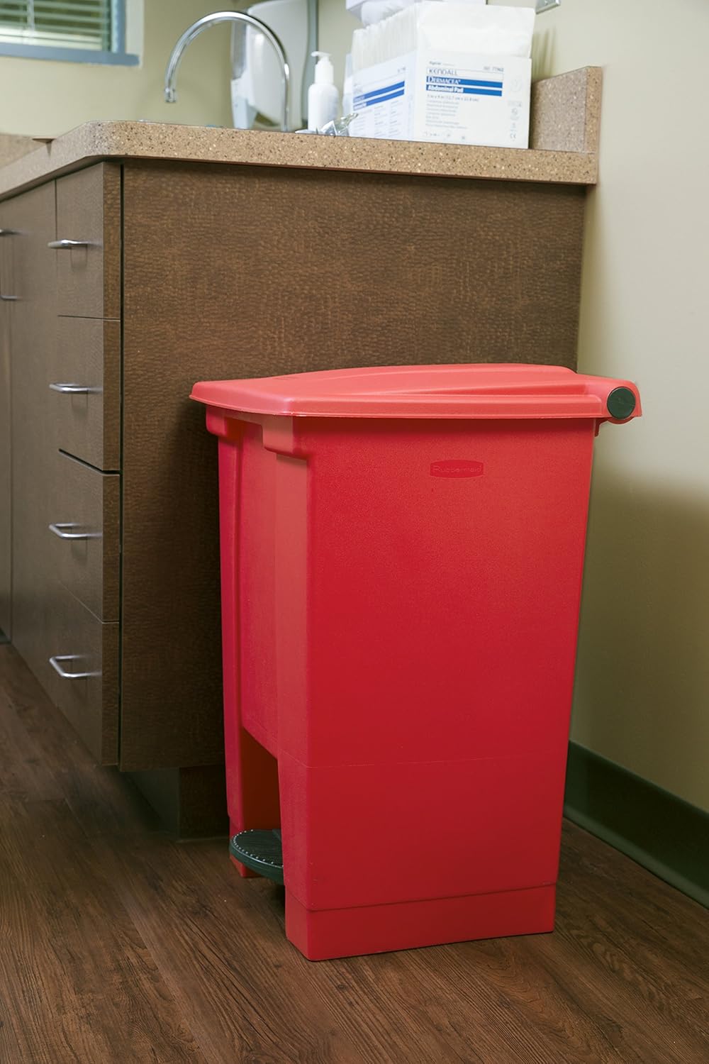 Rubbermaid Commercial Products Legacy Step-On Trash Can/Container, 12-Gallon, Red, Hands-Free