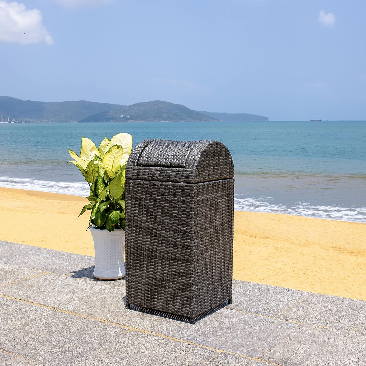 SAFAVIEH Outdoor Collection Mazeli Grey Brown Woven Swing Top Dome Lid Trash Bin (Fully Assembled)
