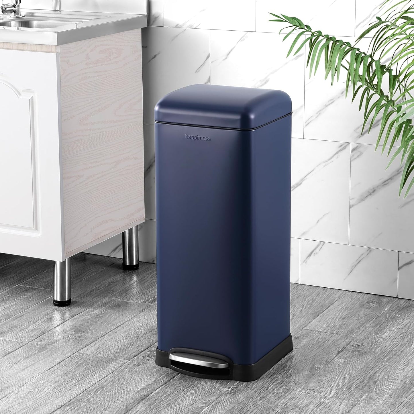 happimess HPM1007H Betty Retro 8-Gallon Step-Open Trash Can, Fingerprint Resistant, Modern