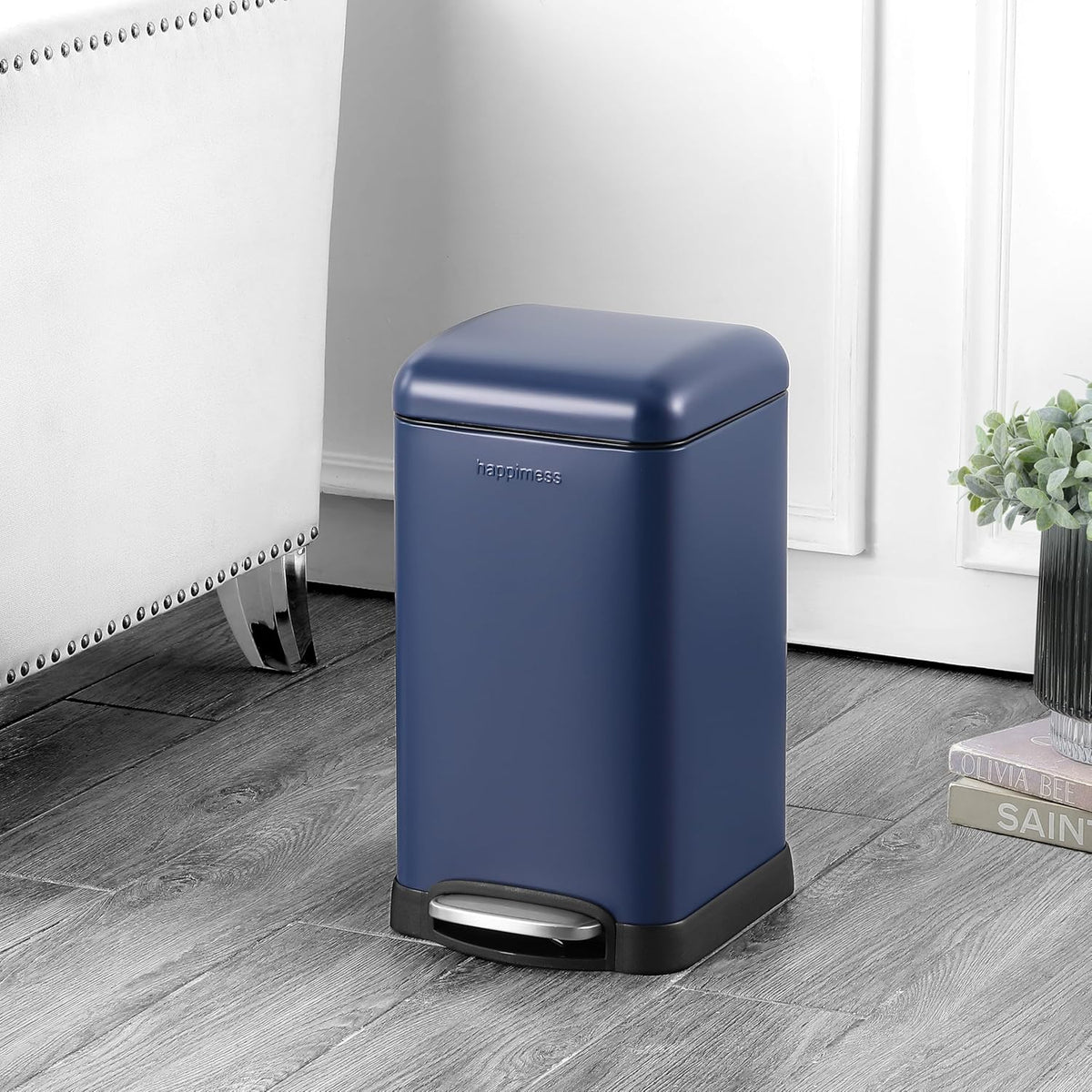 happimess HPM1012F Betty Retro Mini 3.2-Gallon Step-Open Trash Can, Fingerprint Resistant, Modern