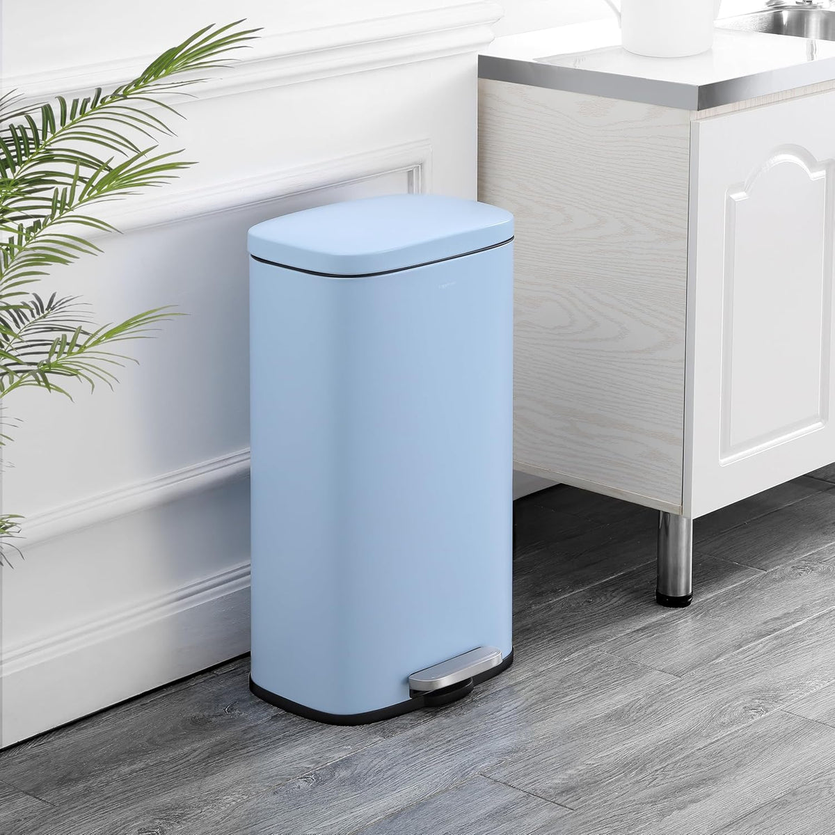 happimess HPM1011G Curtis 8-Gallon Step-Open Trash Can, Fingerprint Resistant, Modern, Minimalistic