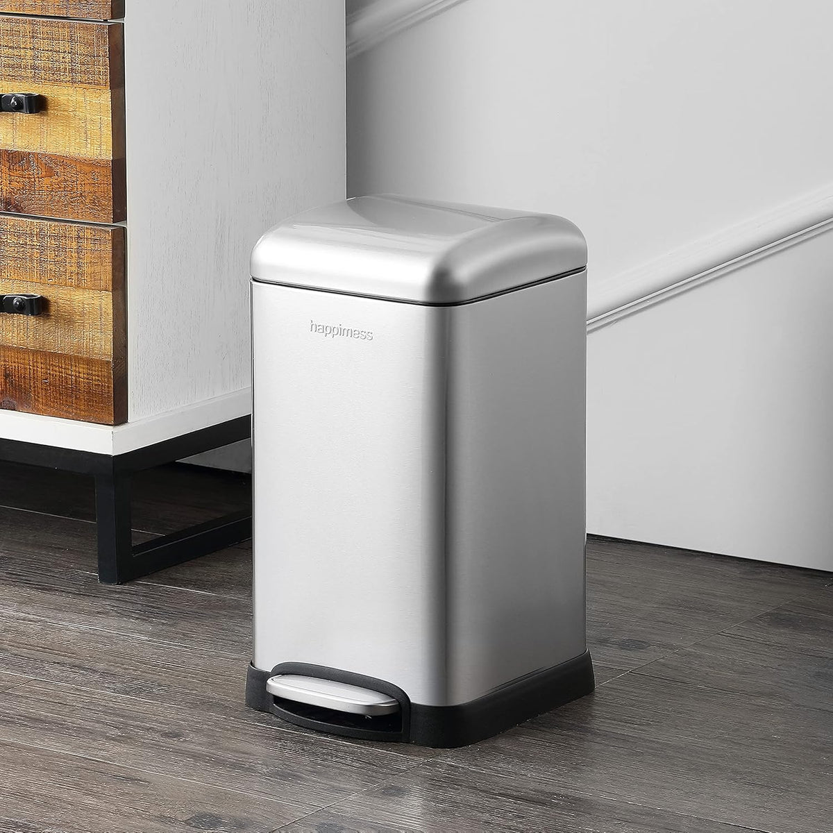 happimess HPM1012A Betty Retro Mini 3.2-Gallon Step-Open Trash Can with Soft-Close Lid, Modern