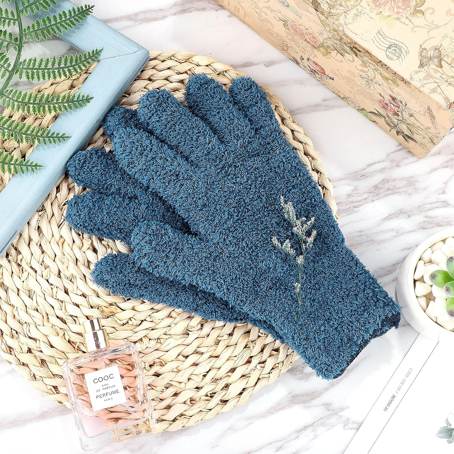 Patelai 2 Pairs Microfiber Gloves for plants Dusting Cleaning Glove Mittens House Cars Blinds