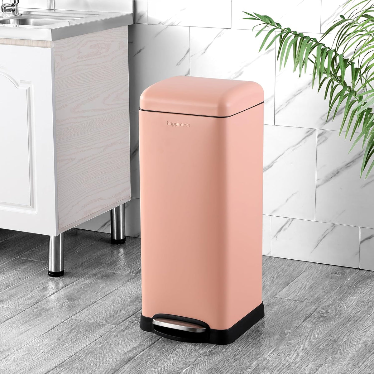 happimess HPM1007J Betty Retro 8-Gallon Step-Open Trash Can, Fingerprint Resistant, Modern