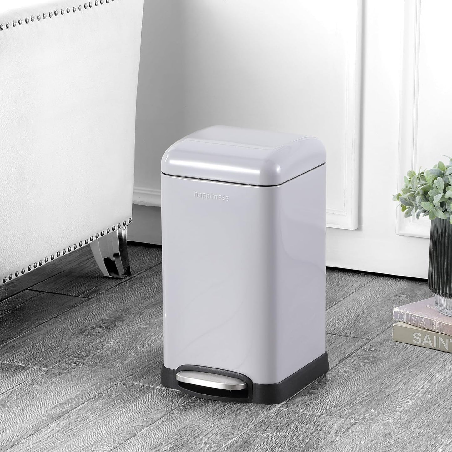 happimess HPM1012E Betty Retro Mini 3.2-Gallon Step-Open Trash Can, Fingerprint Resistant, Modern