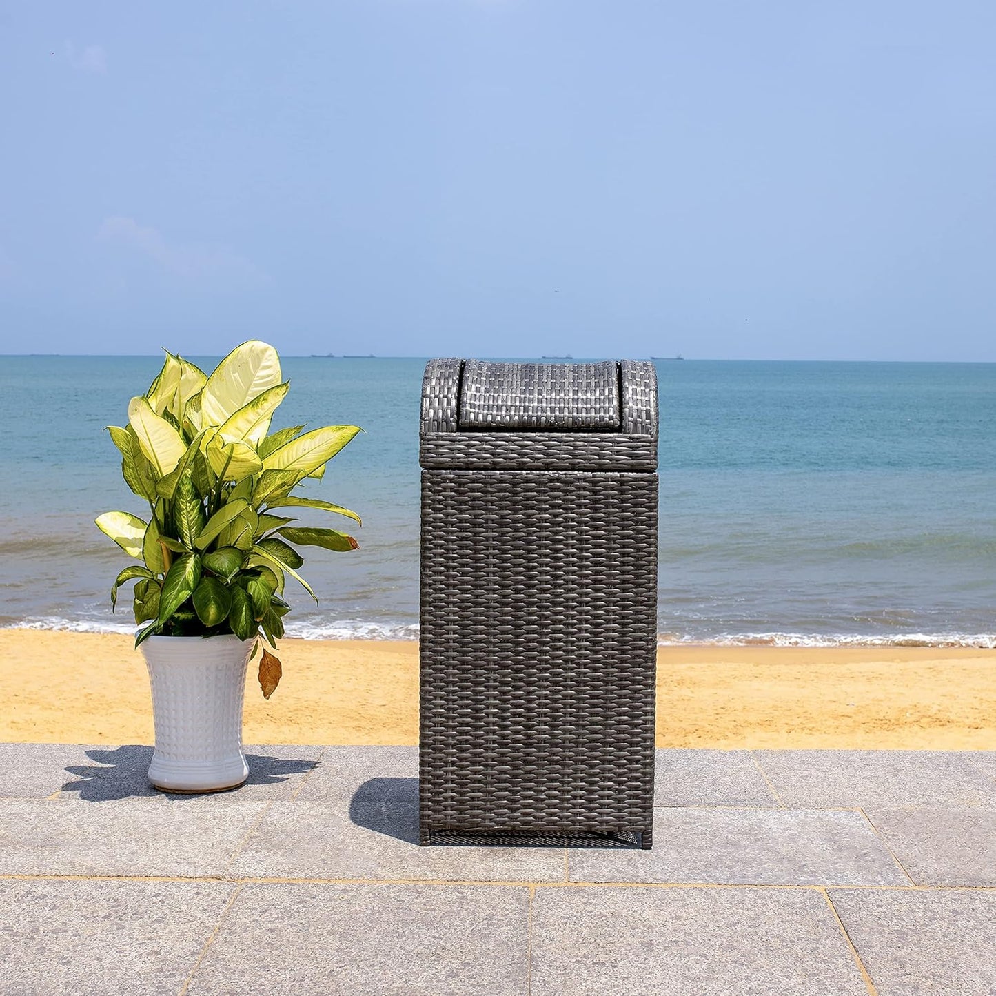SAFAVIEH Outdoor Collection Mazeli Grey Brown Woven Swing Top Dome Lid Trash Bin (Fully Assembled)