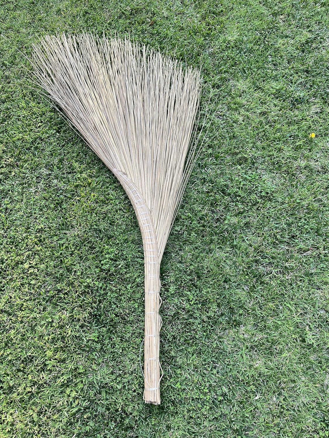 Vietnamese Natural Straw Broom/Handmade Coconut Leaf Broom for Outdoor, Patio, Driveway, Garden